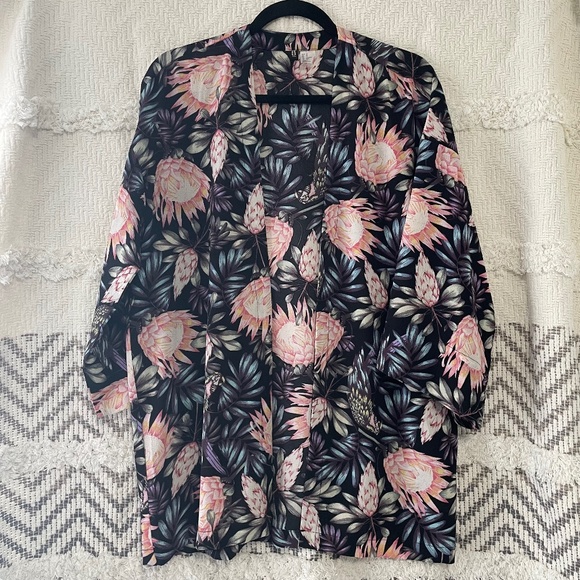 H&M Divided Size XS open floral lightweight kimono cardigan - Picture 1 of 4